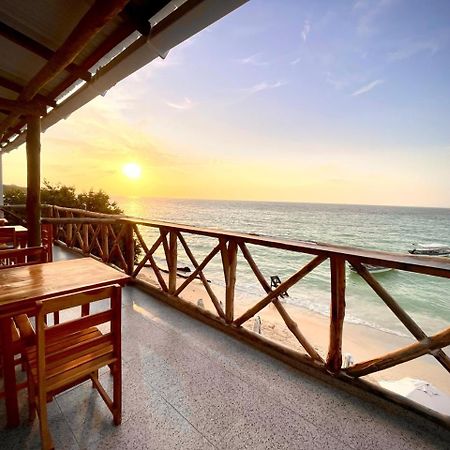 Mandala Beach Club Hotel Pendales Exterior foto
