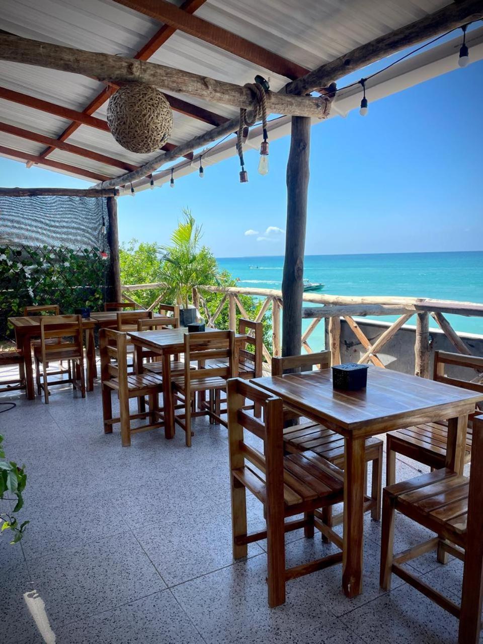 Mandala Beach Club Hotel Pendales Exterior foto